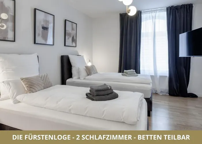 Neu Fewo Fuerstenloge 1-6 Pers Hinter Dem Markgraeflichen Opernhaus - 2 Schlafzimmer Mit Boxspringbetten 4 Einzel Oder 2 Doppelbetten, Balkon Und Einbaukueche, Barrierearm
